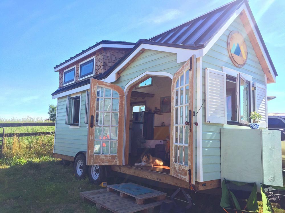 Best Little House in Texas - Tiny Living