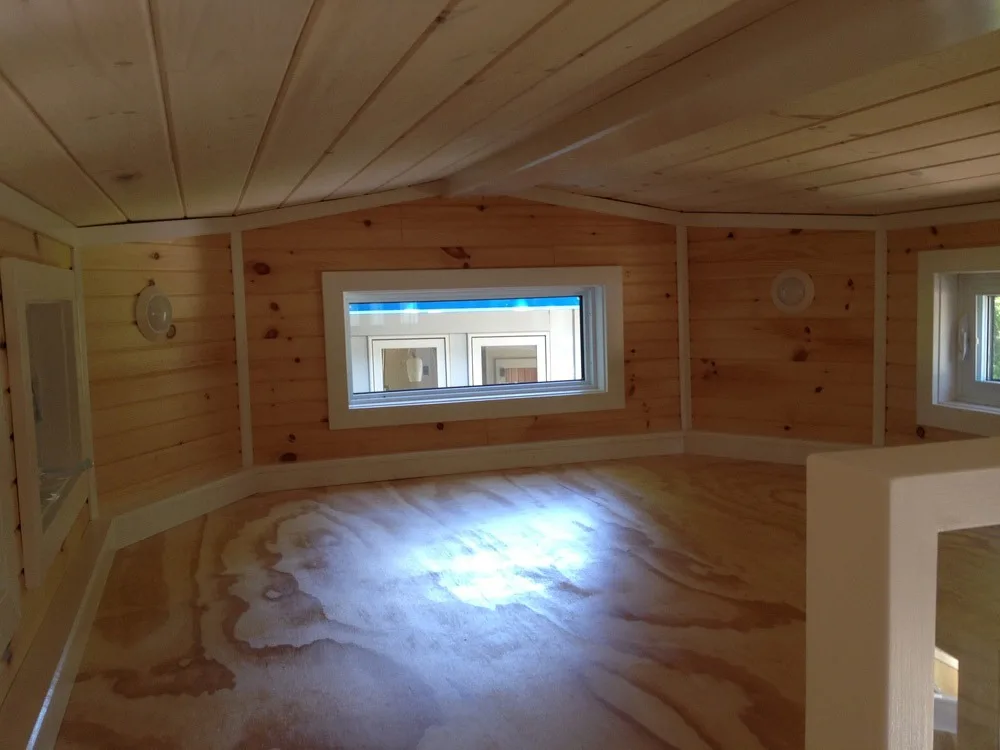Bedroom Loft - LGV by Full Moon Tiny Shelters