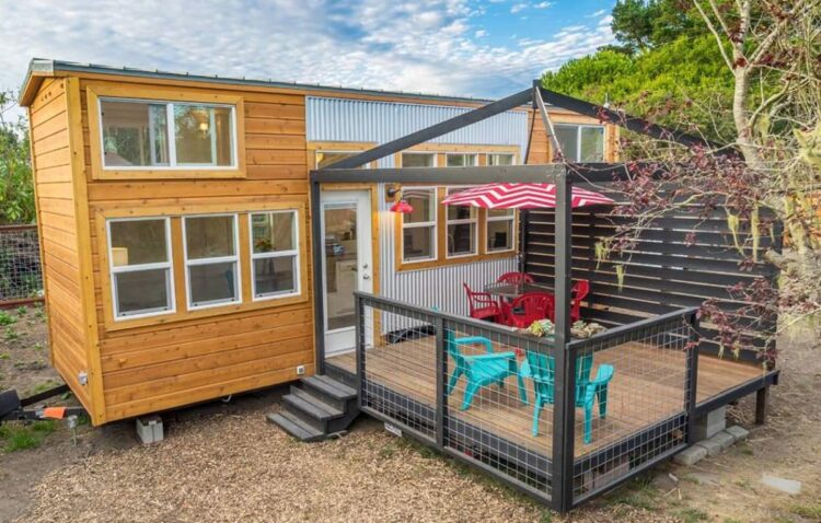 Mauna Kea by Tiny Pacific Houses