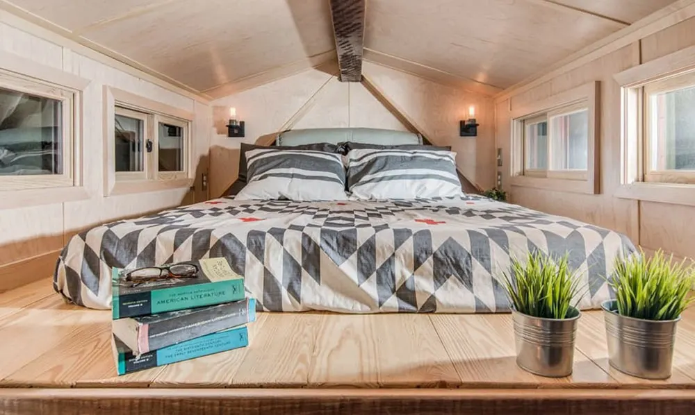 Bedroom Loft - Riverside by New Frontier Design