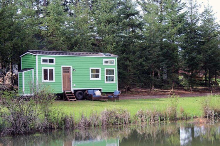 Retro style tiny house by Tiny Heirloom