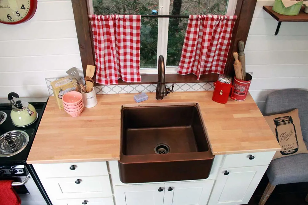 Copper farm sink - Family of Four by Tiny Heirloom