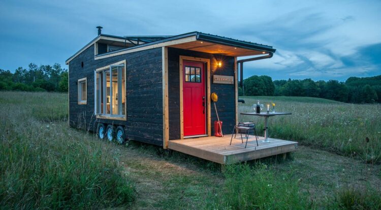 340 sq.ft. off-grid house - Greenmoxie Tiny House