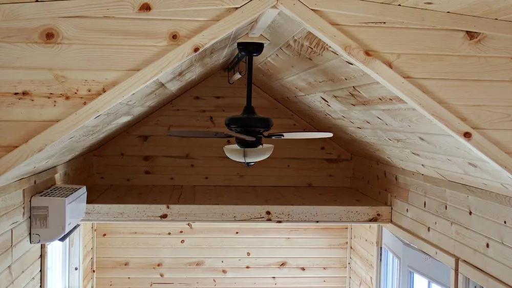 Loft and ceiling fan - Phoenix by Tiny Idahomes