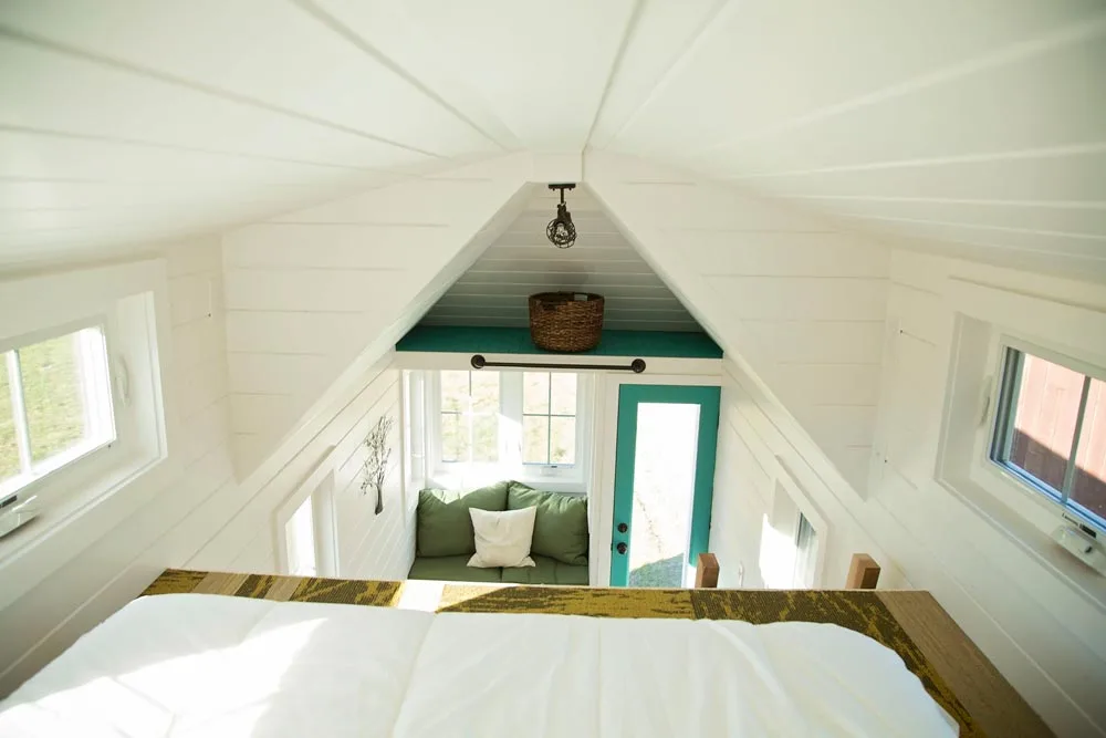 Queen size bedroom loft - Pecan by Perch & Nest