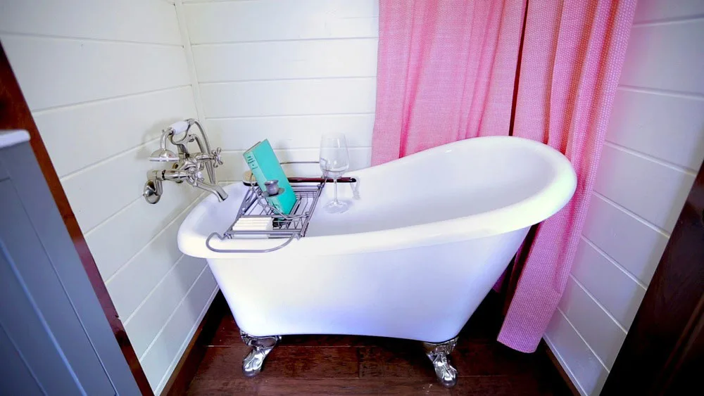 Clawfoot tub in bathroom - Vintage by Tiny Heirloom