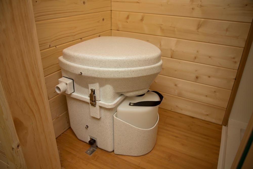 Composting Toilet - Green Bean by Perch & Nest