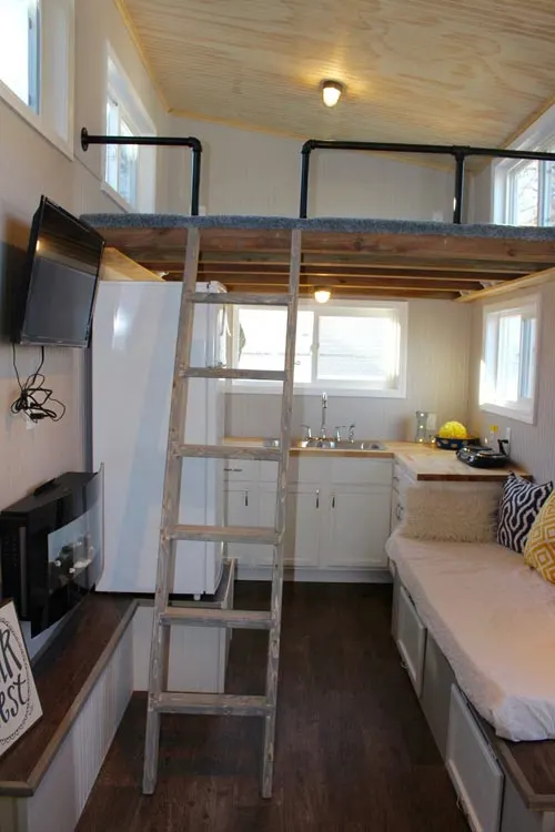 Tiny House Interior - Chic Shack by Mini Mansions