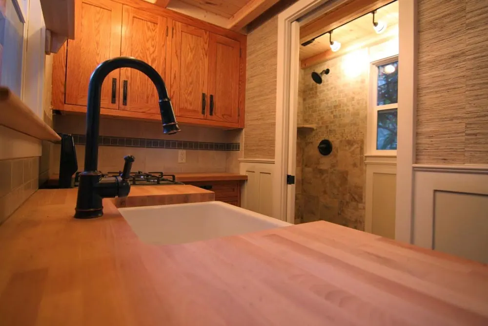 Kitchen & Bathroom - Craftsman Bungalow by Molecule Tiny Homes