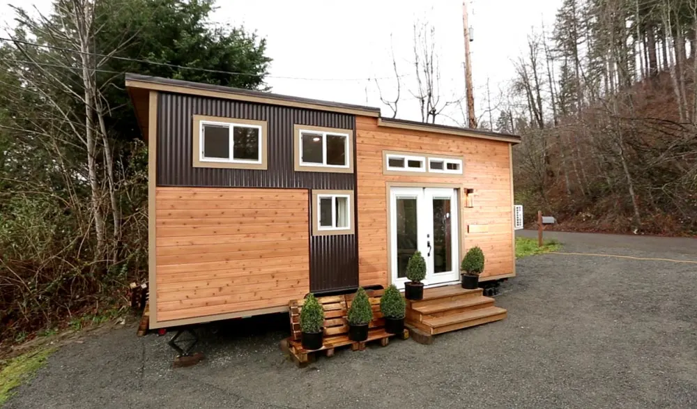 24' Tiny House on Wheels - Everett by American Tiny House
