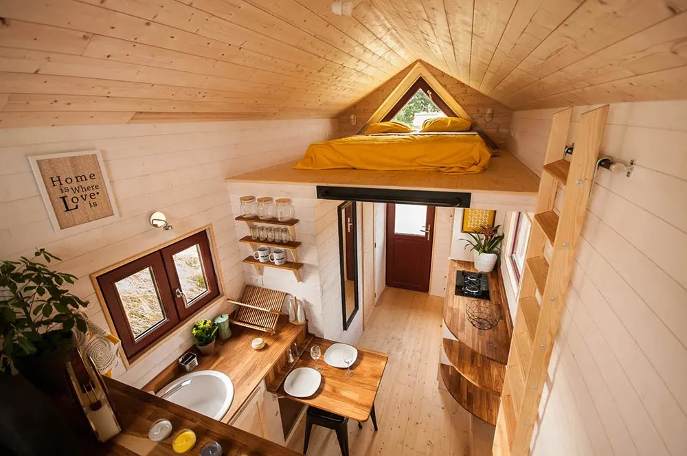 Tiny House Interior - Odyssee by Baluchon