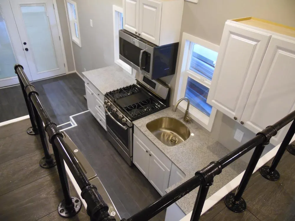 Kitchen w/ Freestanding Range - Park City by Upper Valley Tiny Homes