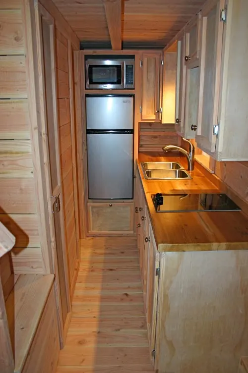 Kitchen - Cape Cod by Molecule Tiny Homes