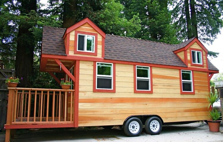 Dormer Loft Cottage by Molecule Tiny Homes