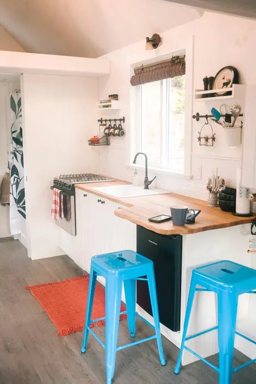 Kitchen - Esket Tiny House