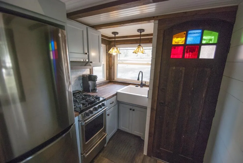Kitchen - Tiffany by A New Beginning Tiny Homes