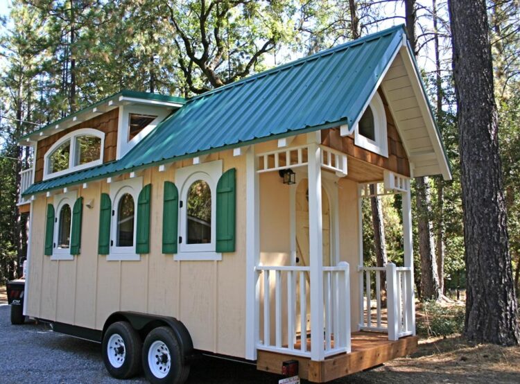Chalet by Molecule Tiny Homes