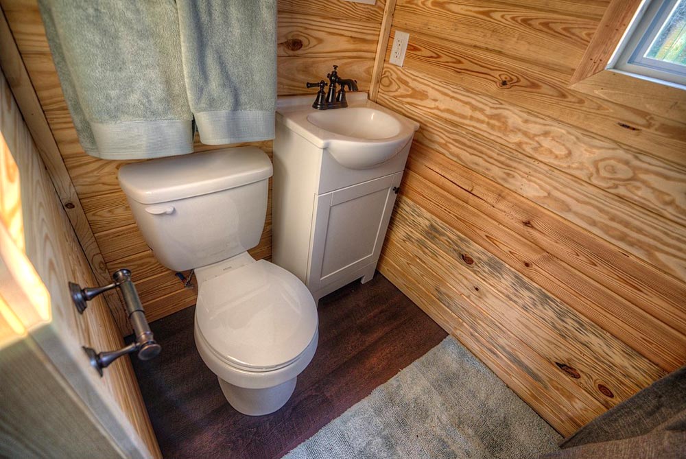 Bathroom - Dreamer by Alabama Tiny Homes