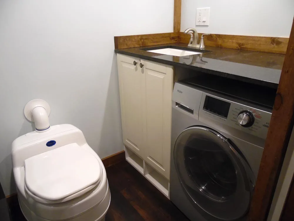 Composting Toilet - 27' Off Grid by Upper Valley Tiny Homes
