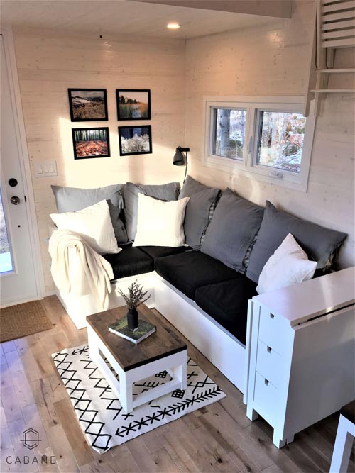 Living Room - Cabane Tiny Cabin