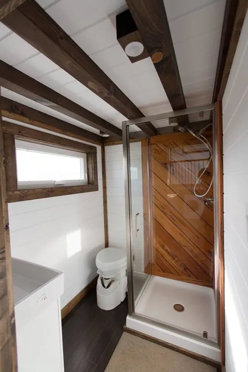 Tiger Wood Shower - Lookout v2 by Tiny House Chattanooga