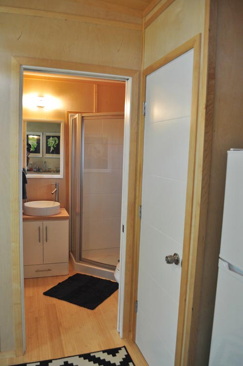 Bathroom - Modern Dwelling by Kanga Room Systems