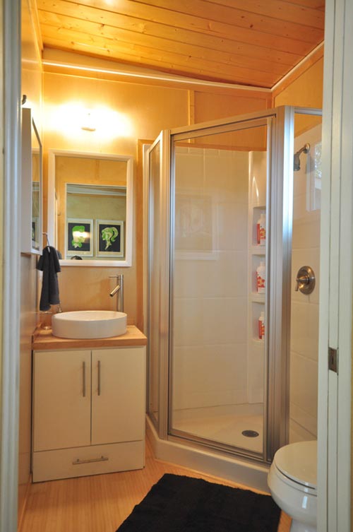 Corner Shower - Modern Dwelling by Kanga Room Systems