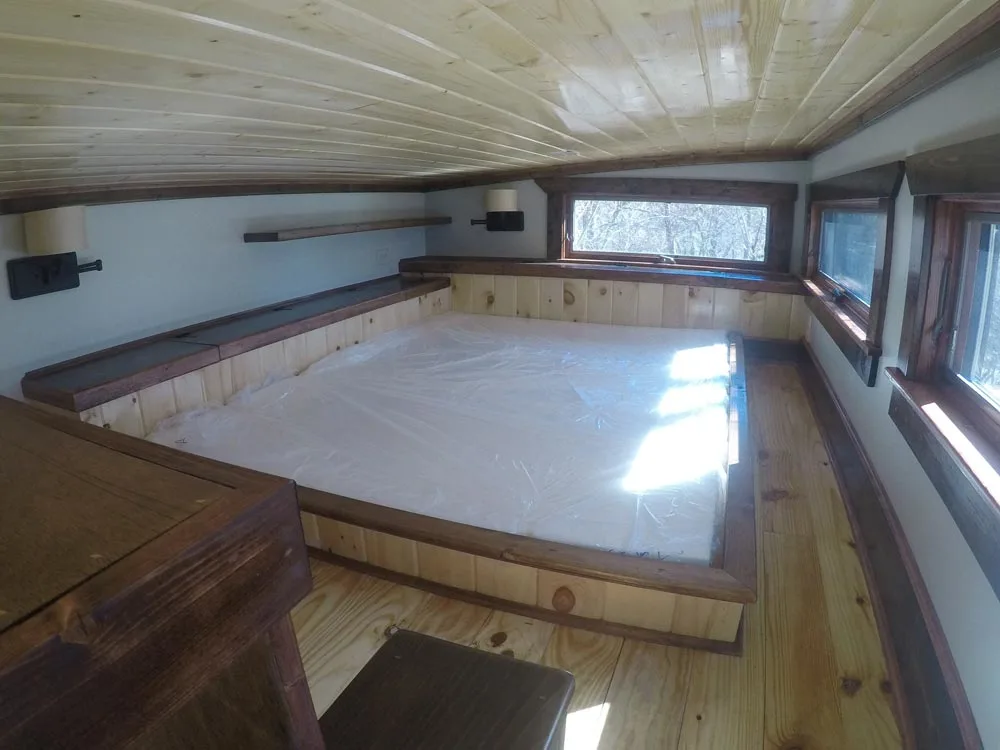 Sunken Queen Bed - Blue Ridge by Aneides Tiny Homes