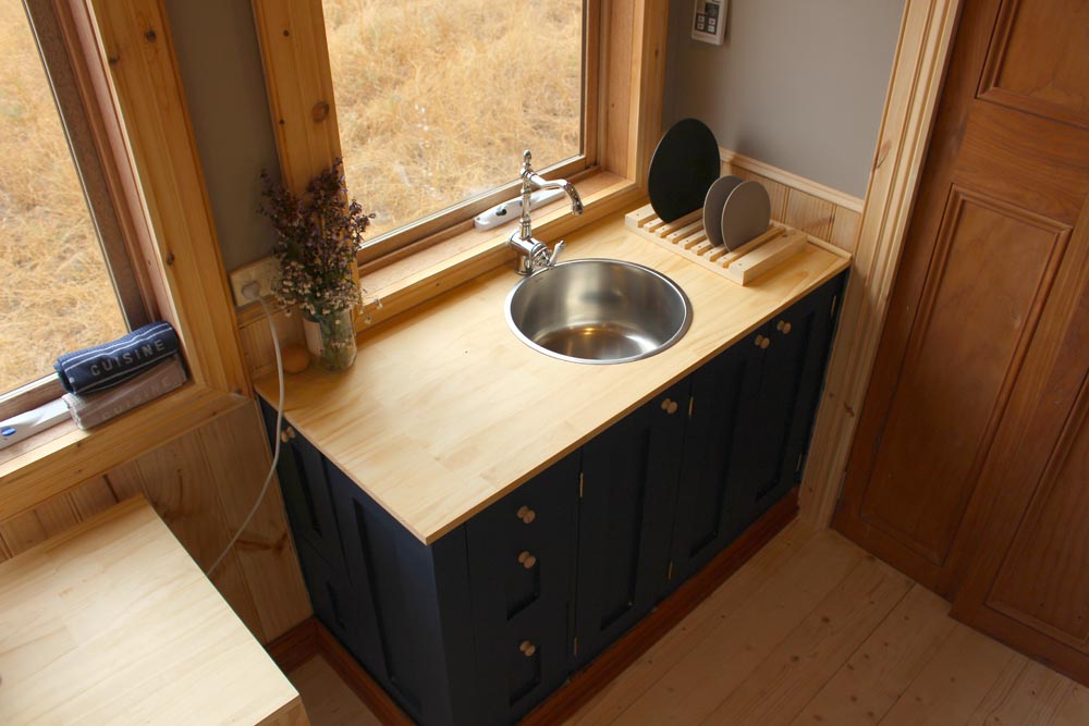 Kitchen Sink - Colonial Blue by Wagonhaus