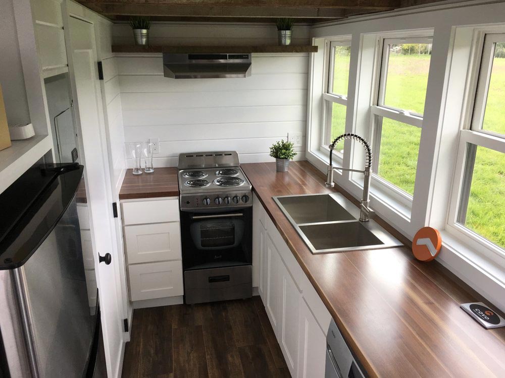 Kitchen - Mio by Covo Tiny House Co