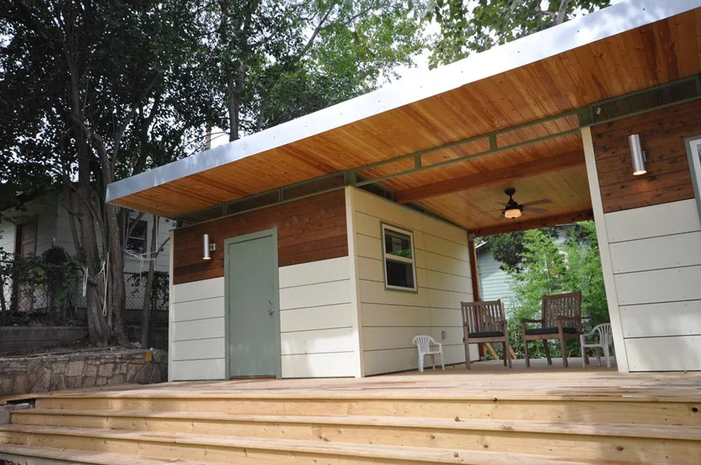 Cedar Accents - Modern Studio + Shed by Kanga Room Systems