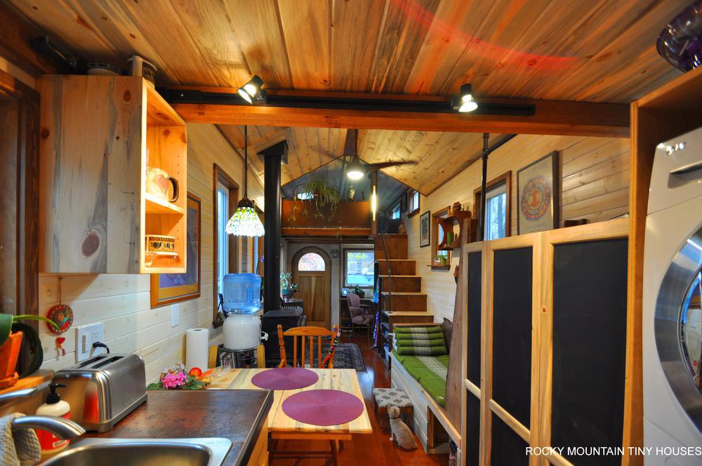 Cozinha, Mesa de Jantar - Vermelho Montanha por Montanha Rochosa Casas Minúsculas