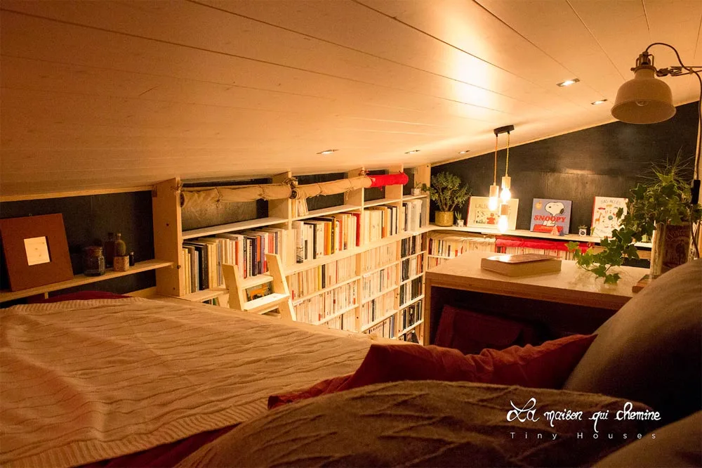 Bedroom Loft - Bookshop by La Maison Qui Chemine