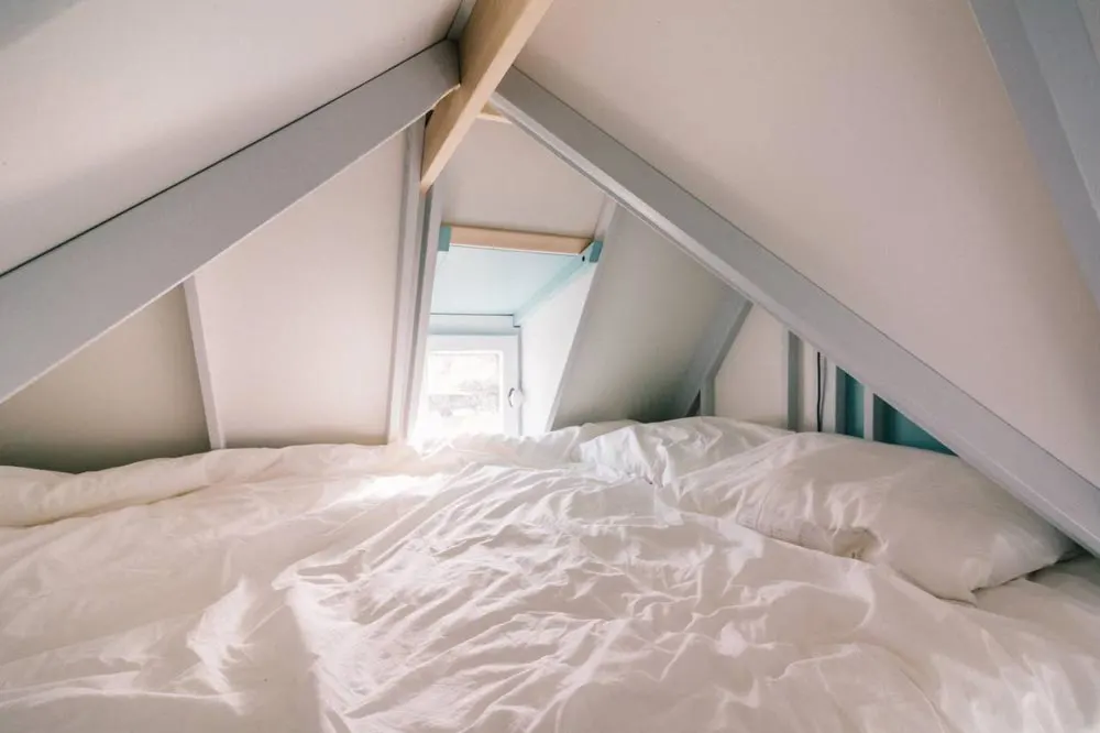 Bedroom Loft - Cahute Tiny House