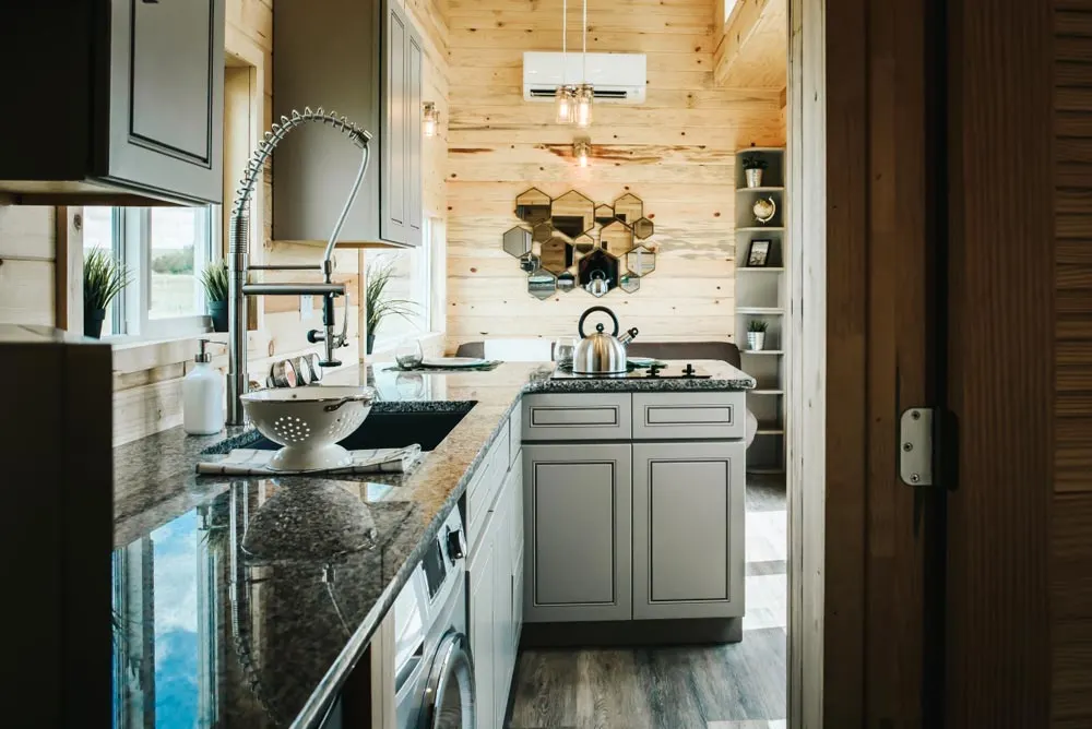 Granite Counters - Four Eagle by The Tiny Home Co.