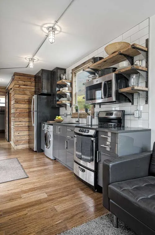 Modern Kitchen - Freedom by Minimalist Homes