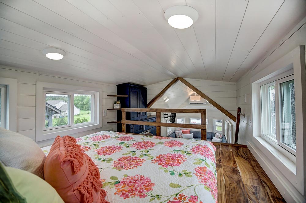 Bedroom Loft - Kokosing by Modern Tiny Living