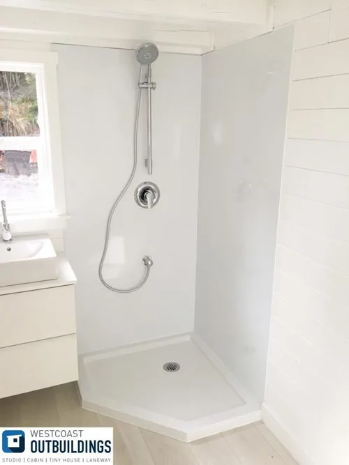 Shower - Lillooet 24′ by Westcoast Outbuildings