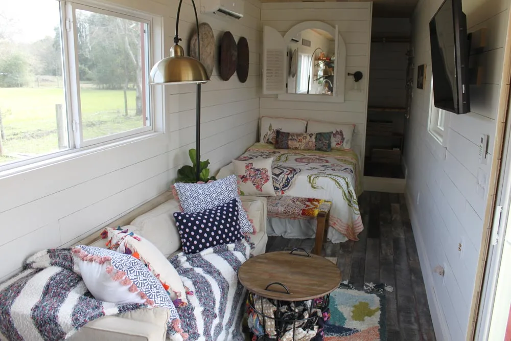 Living/Bedroom - Rustic Retreat XL by Backcountry Containers