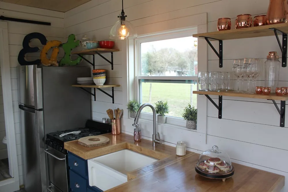 Farmhouse Sink - Rustic Retreat XL by Backcountry Containers