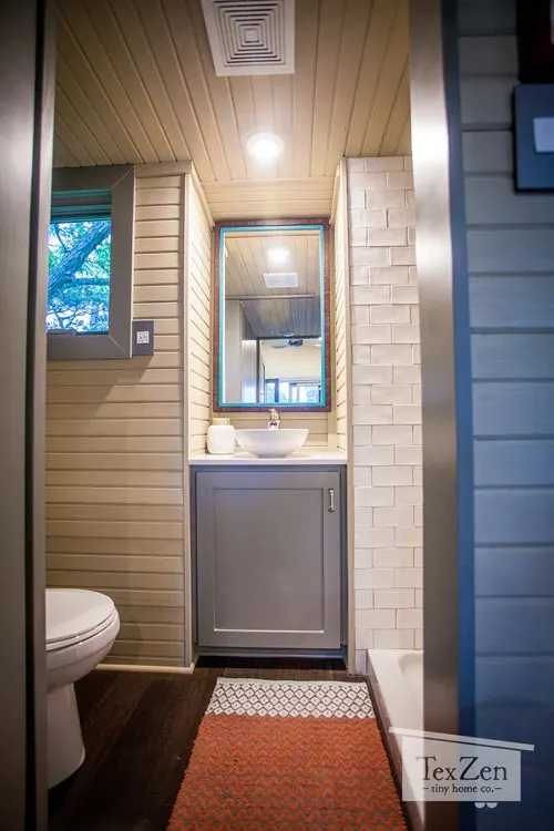 Bathroom - Single Loft by TexZen Tiny Home Co.