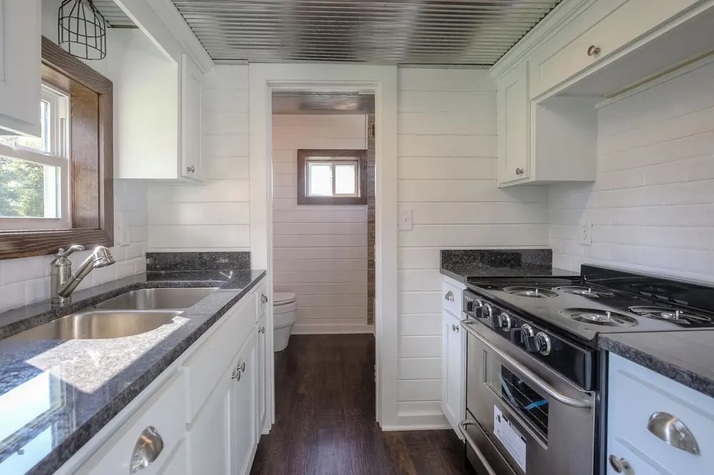 Full Size Appliances - Lake Cabin by Custom Container Living