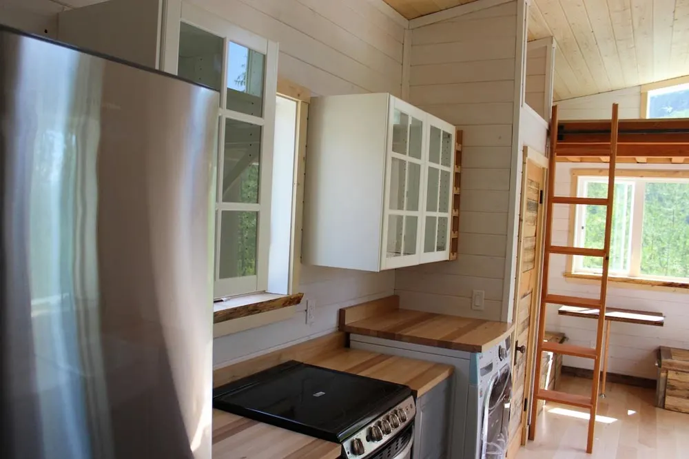Full Size Appliances - Winter Wonderland by Nelson Tiny Houses