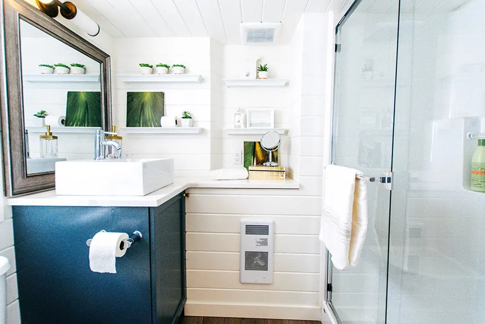 Bathroom - Not So Lonely Wanderer by Teacup Tiny Homes