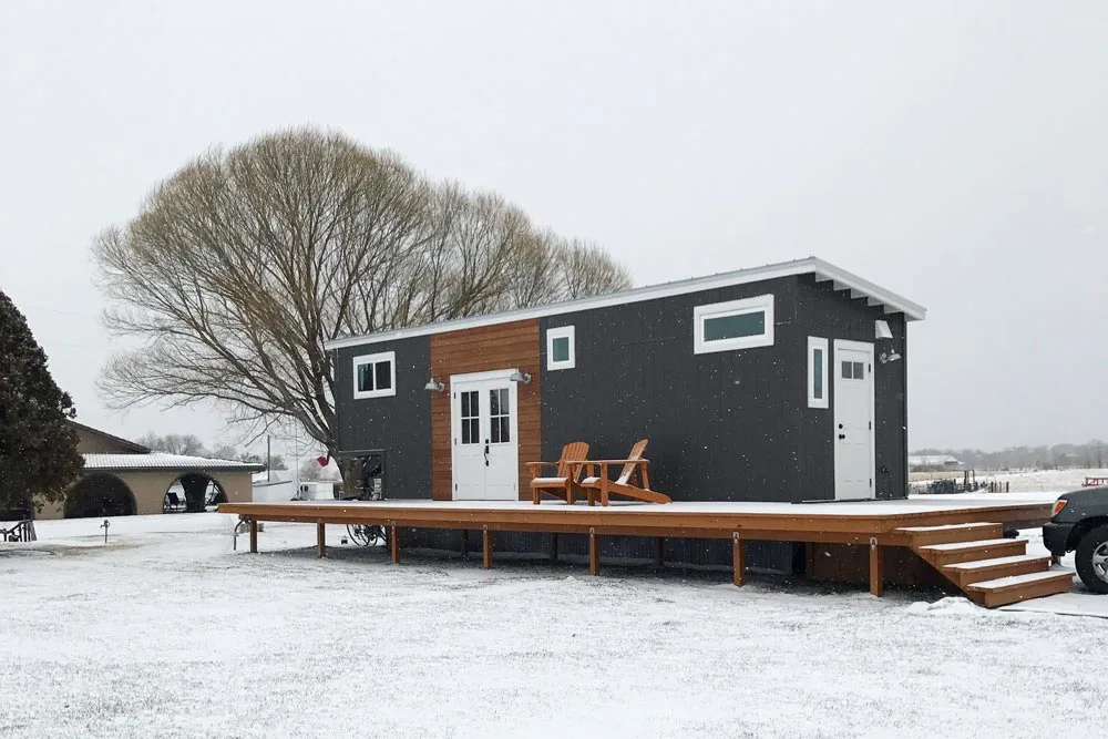 Tiny House in the Snow - Wandering on Wheels