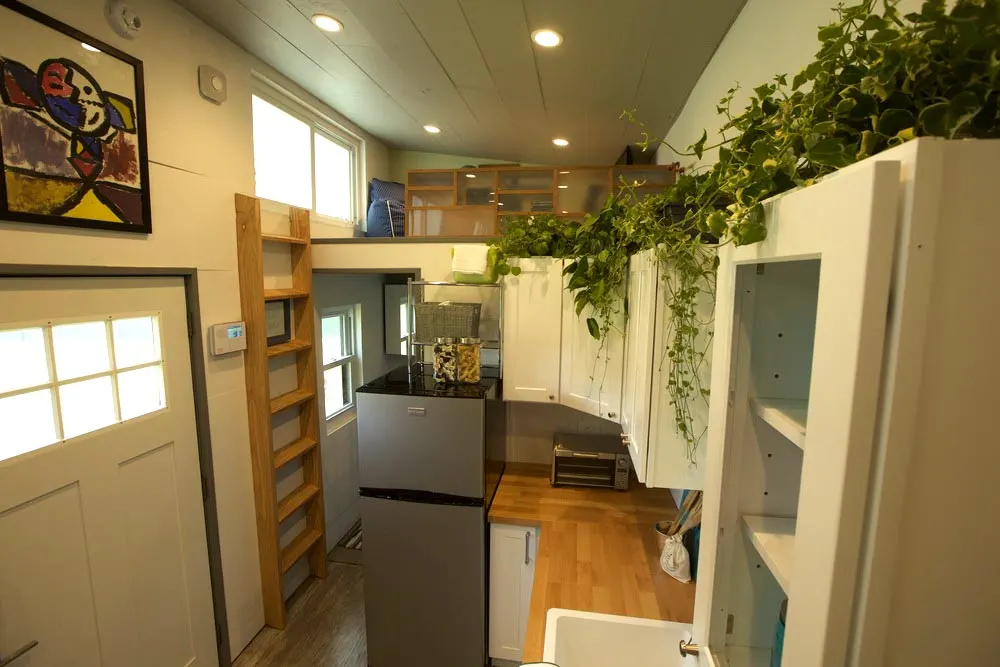 Kitchen & Loft - Modern Tiny Smart Home