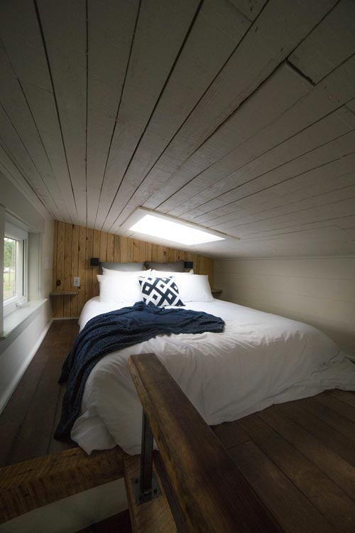 Bedroom Loft - Legacy by Wood & Heart Building Co.