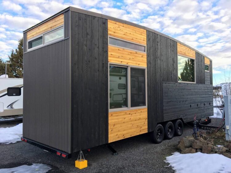 Modern Scandinavian Tiny House Studio