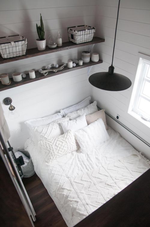 Main Floor Bedroom - Laurier by Minimaliste