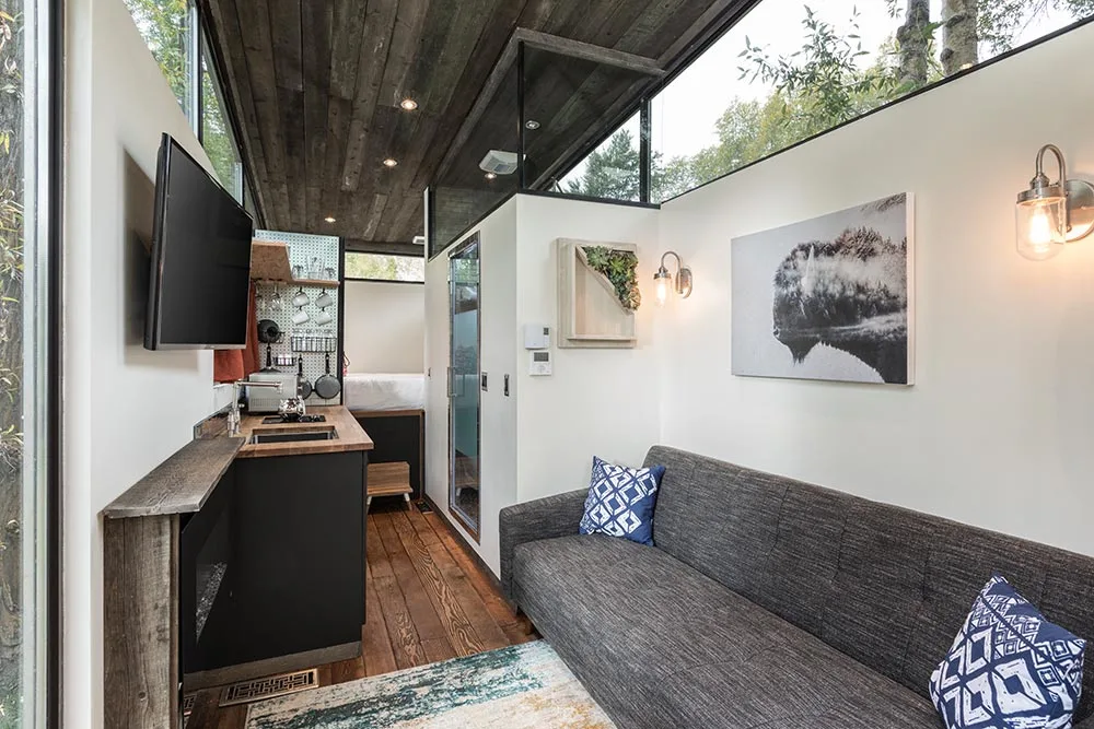 Living Room & Kitchen - RoadHaus by Wheelhaus
